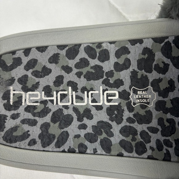 Hey Dude Fuzzy Slide Sandals Leopard Footbed Women's 12 Peggy Grey Cheetah - Picture 6 of 12